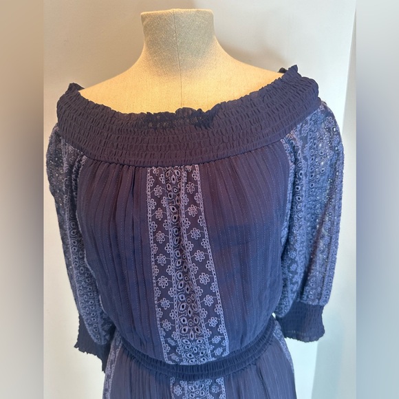 Alice + Olivia Pammy Eyelet Navy Blue - Picture 2 of 9